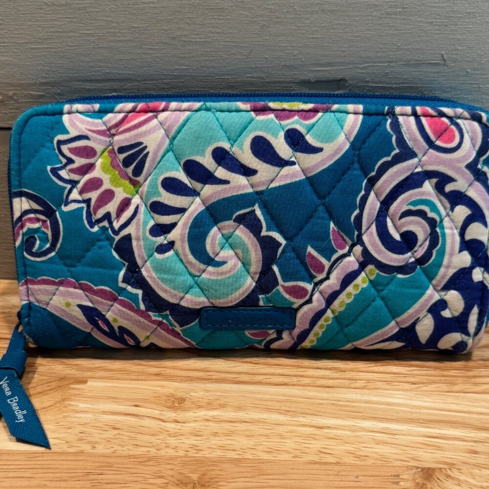Vera Bradley Paisley Print Zip Around Wallet Wristlet  Retired 8 x 4